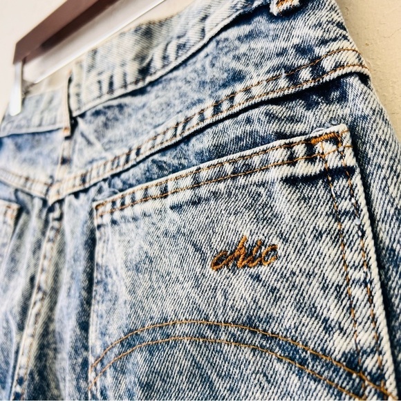CHIC USA Acid Washed High Waisted Mom Jeans 14 - Picture 9 of 11